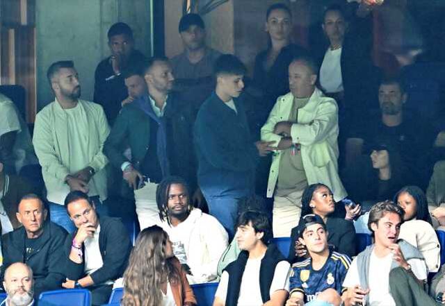 Arda Güler heyecandan yerinde duramadı! Ancelotti'nin yanına kadar gitti, neredeyse sahaya girecekti
