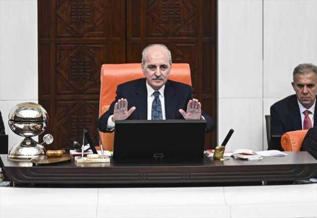 TBMM Başkanı Kurtulmuş ve CHP lideri Özel arasında polemik! Meclis Başkanı, 6 örnek sıralayıp 'Bunların yanında kim vardı?' diye sordu