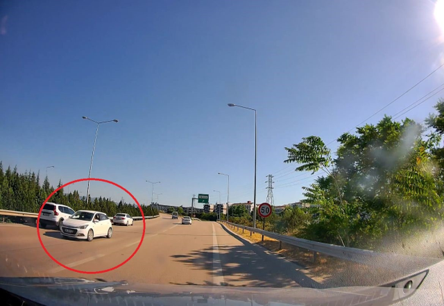 Otobanda ters yönden giden sürücü kazaya davetiye çıkardı