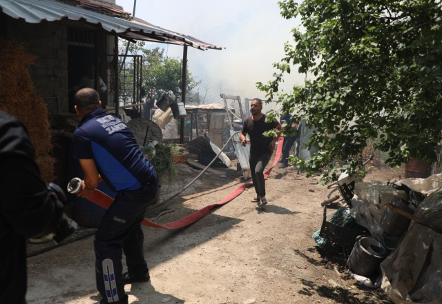Hatay da yangın felaketini yaşıyor! Vatandaşların çığlıkları kulakları sağır etti