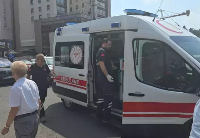 Avukatı önce meslektaşı sonra da müvekkilleri darbetti