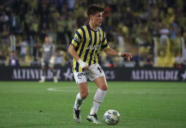 Arda Güler, Madrid'de! Uçak 2,5 saatlik rötar sonrasında şehre iniş yaptı