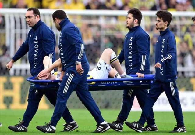 Sezonu kapatan İsmail Yüksek, dünya yıldızlarının doktoruna tedavi olacak