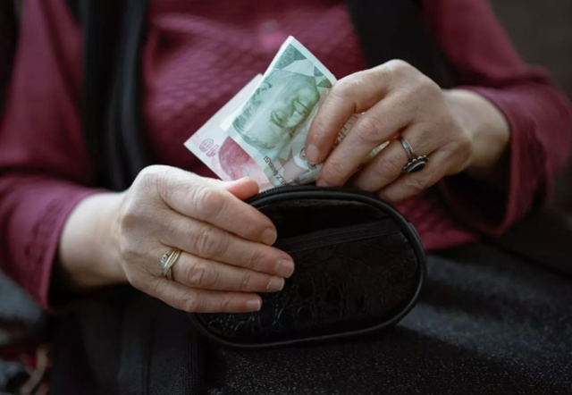 Tek maaş ihtimali masada! Emekli bayram ikramiyesinde yeni senaryo