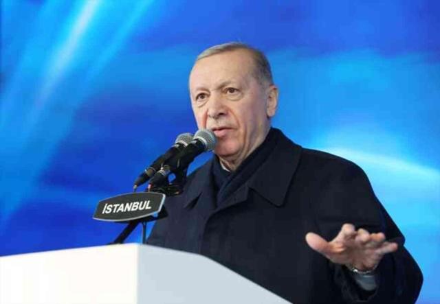 Cumhurbaşkanı Erdoğan'dan, Özel'in 'tezgah' açıklamasına sert yanıt: Hiçbir ülkede muhalefetin demokratik yarıştan korktuğunu göremezsiniz