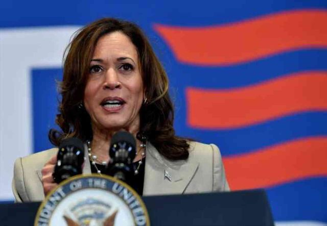 ABD'de yapılan ankette Trump, Kamala Harris'in önünde