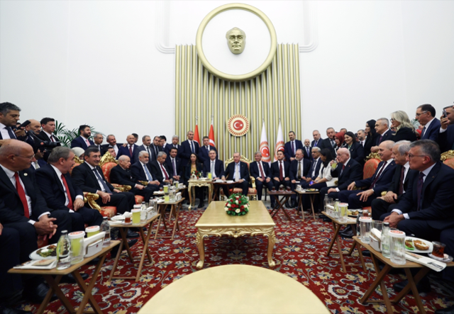 Haberler.com'daki çıkışından sonra Babacan'a Özel'den telefon: Erdoğan'la görüntünüzü yadırgamadım