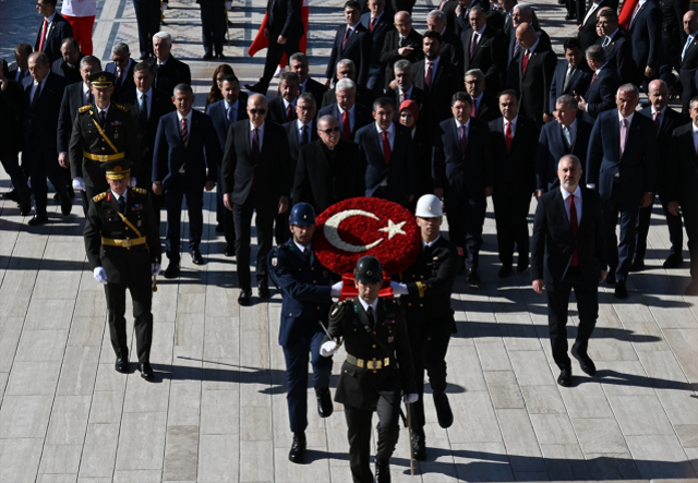 Cumhurbaşkanı Erdoğan, Anıtkabir'de! İşte Özel Defter'e yazdığı not