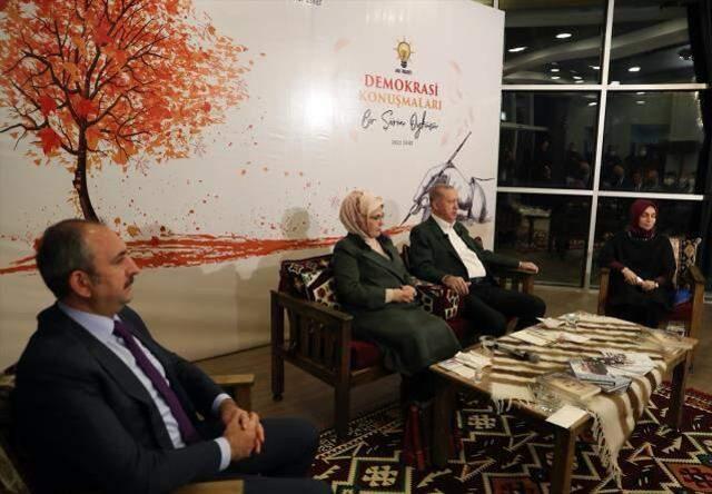 Cumhurbaşkanı Erdoğan, 2008 yılındaki sözlerini hatırlatıp kurdaki artış ve faiz kararını yorumladı