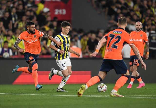 Sadece 2 seçeneği vardı! Arda Güler'in Real Madrid'de giyeceği forma numarası belli oldu