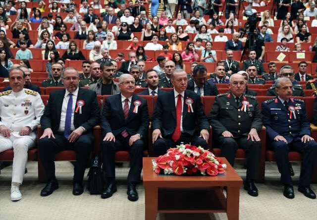 Son Dakika! Cumhurbaşkanı Erdoğan, NATO için İsveç'e kapıyı bir kez daha kapattı: Teröristlere kucak açanlara onay veremeyiz