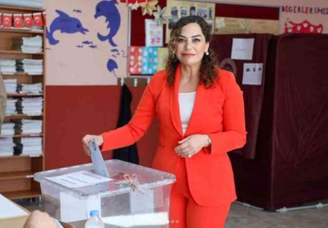 31 Mart 2024 Seçimi Tekirdağ Belediye Başkanı CHP Candan Yüceer oldu! Candan Yüceer kimdir, kaç yaşında?