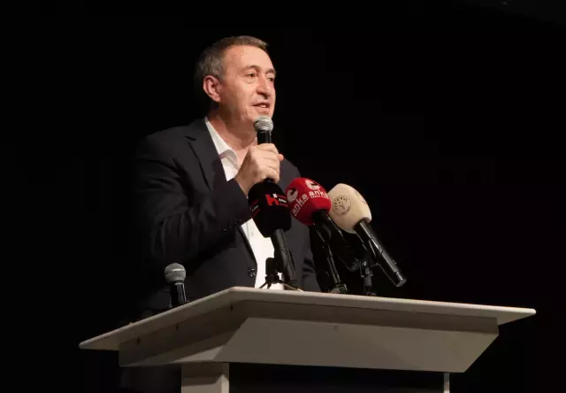 DEM Parti lideri konuşma yaparken