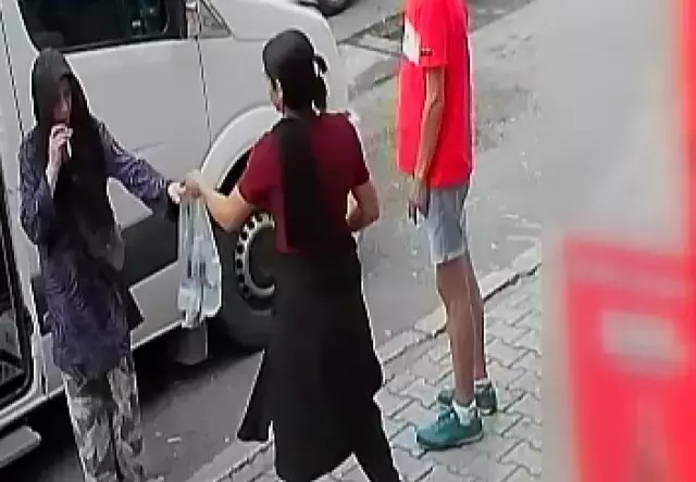 Yüzlerini eşarpla gizleyen anne-kız, girdikleri evlerden altın ve ziynet eşyası çaldı