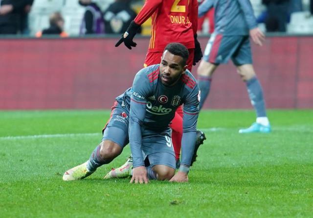 Beşiktaş, Kayserispor'a yenilerek Türkiye Kupası'na çeyrek final turunda veda etti