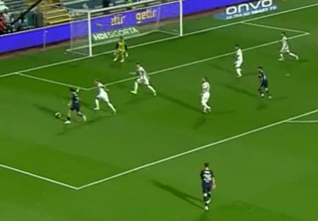 Dünya, Arda Güler-Messi benzerliğini konuşuyor! Kasımpaşa maçındaki golü olay oldu