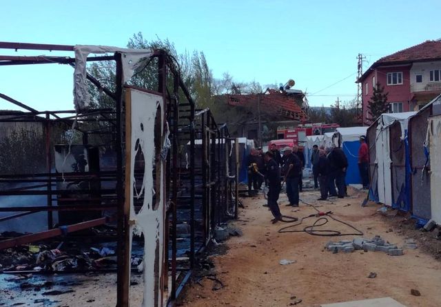 Çadır kentteki yangında 2 aylık bebek hayatını kaybetti