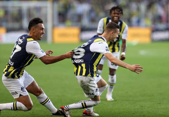 Son Dakika: Kadıköy'de geçit yok! Fenerbahçe, Antalyaspor'u 3 golle geçerek liderliğini sürdürdü