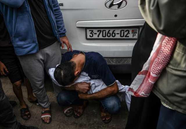 Gazze'de İsrail'in saldırıları sürüyor