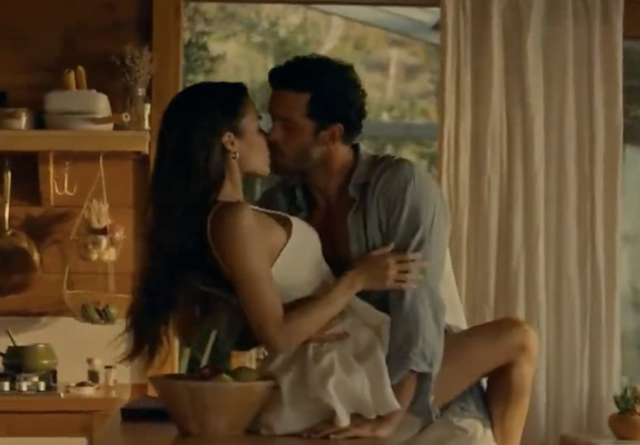 Cesur sahneler yüzünden ayrıldıkları iddia edilen Hakan Sabancı ile Hande Erçel'den paylaşım