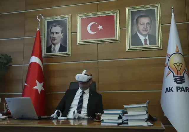 AK Parti'de ilk metaverse toplantısı yapıldı