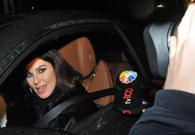 Defne Samyeli, aşk yaşadığı konuşulan Onur Arıkan'la aynı mekandan çıkarken görüntülendi