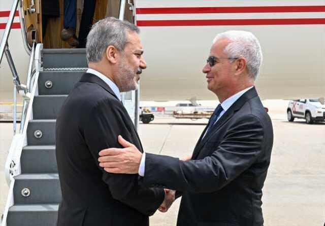 Eski İtalya Başbakanı Silvio Berlusconi için Milano'da cenaze töreni düzenlendi