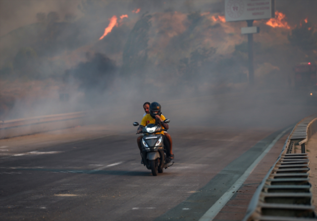 6 ilde yangınla mücadele sürüyor! Yüzlerce vatandaş tahliye edildi