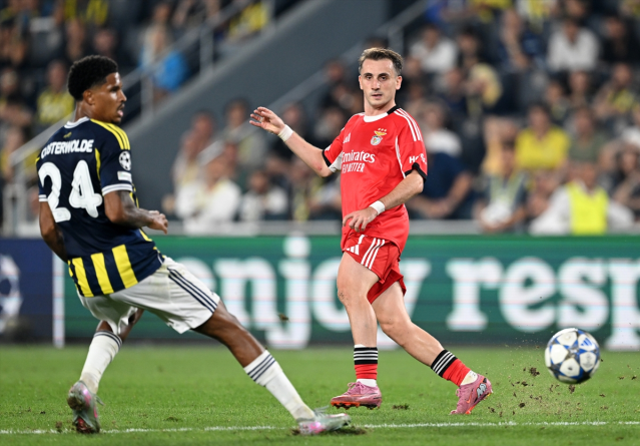 Atılan manşetler bomba! Bütün ülke Fenerbahçe-Benfica maçını konuşuyor