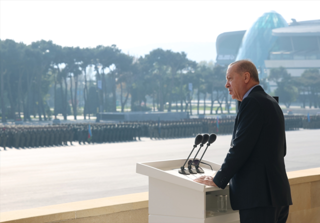 Zafer Günü'nde Aliyev'den Ermenistan'a olay gönderme: Hayalleri gerçek oldu