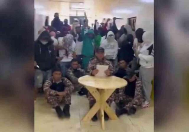 Ekvador'da çete üyeleri, eline geçirdiği güvenlik güçlerini infaz etmeye başladı