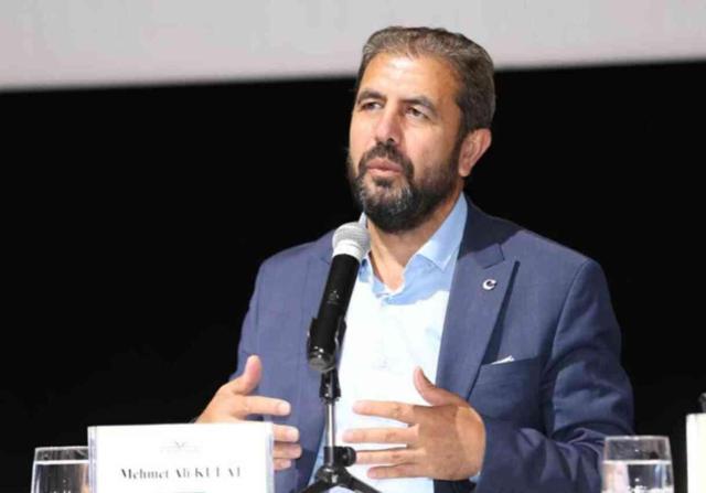 Ünlü anketçi, ilk cumhurbaşkanı adayını şimdiden ilan etti: Aday adayıdır demiyorum, adaydır