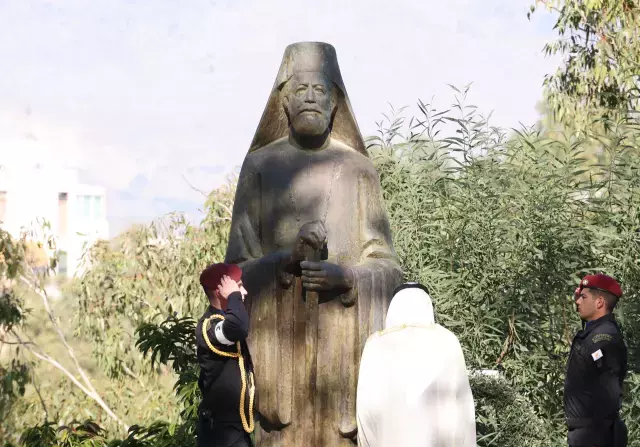 BAE Devlet Başkanı Al Nahyan, Türklerin katili 3. Makarios'un anıtına çelenk bıraktı