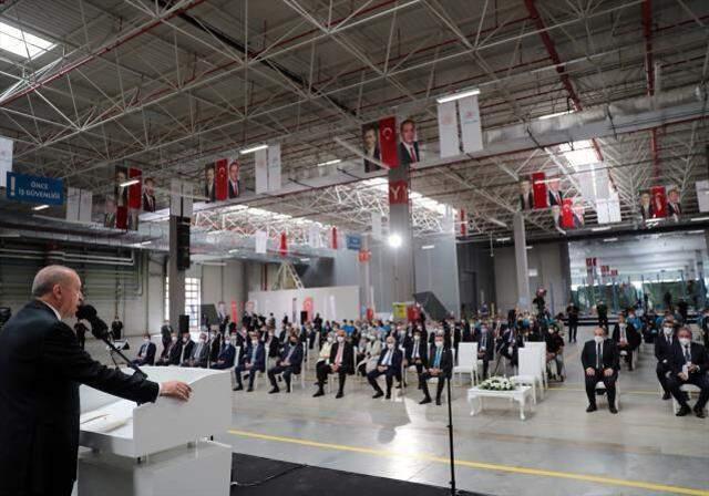 Cumhurbaşkanı Erdoğan, yerli otomobille ilgili müjdeyi verdi: 2022 sonunda banttan indirmeyi hedefliyoruz