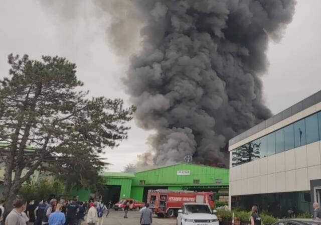 Son Dakika: Şile'de bir fabrikada yangın çıktı! Olay yerine itfaiye ekipleri sevk edildi