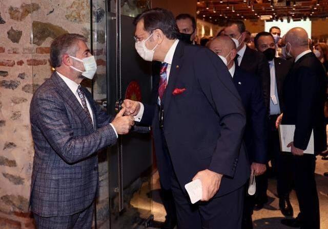 Bakan Nebati, yeni ekonomik modeli anlatırken iş adamlarına çağrı yaptı: 100'er milyon dolar bozdurun