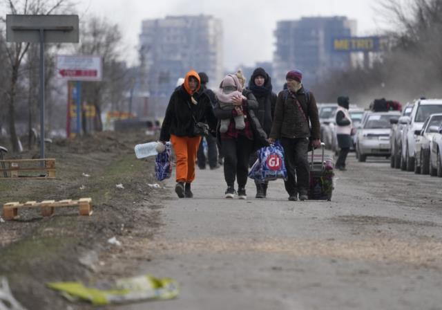 Ukrayna, Rusya'nın 'Mariupol'den çekilin' talebini reddetti! Şehirde ne elektrik var ne su, insani felaket yaşanıyor