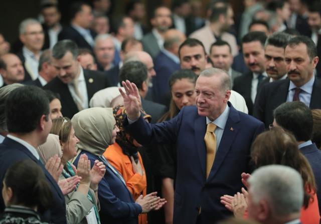 Son Dakika! Erdoğan'dan Kılıçdaroğlu'nun 10 soruya verdiği cevaplara ilk yorum: Sıkıysa aday oluyor musun olmuyor musun onu açıkla