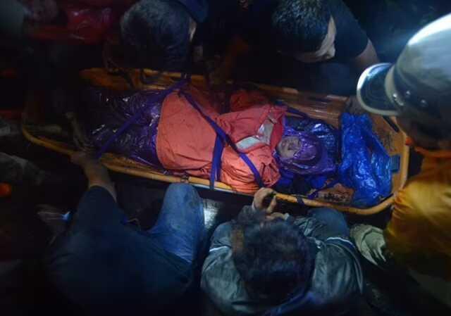 Endonezya'da yanardağ patlamaısnda 11 dağcı hayatını kaybett