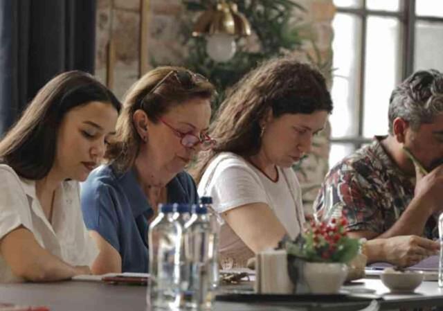 Usta isimler aynı kadroda! Siyah Kalp dizisinin oyuncularından ilk kareler geldi