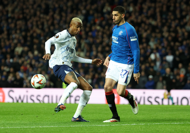 Fenerbahçe penaltılarla elendi, hakemin kararları maçın önüne geçti