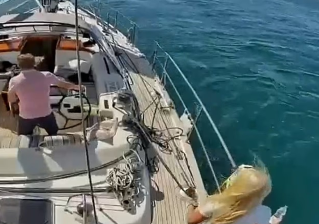 Katil balinalar lüks turist yatını batırdı! Mürettebat canını zor kurtardı