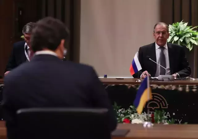 Putin ile Zelenski görüşecek mi? Tarihi zirve sonrası Lavrov'a soruldu, yanıtı net oldu