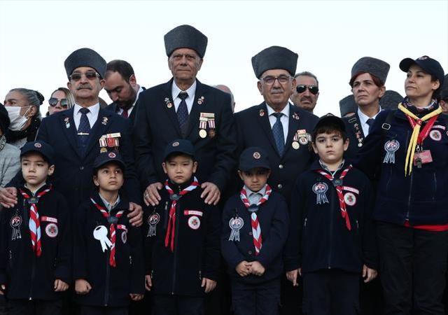 Saat 09.05'te tüm Türkiye'de hayat durdu! Ulu Önder Mustafa Kemal Atatürk için bir dakikalık saygı duruşu