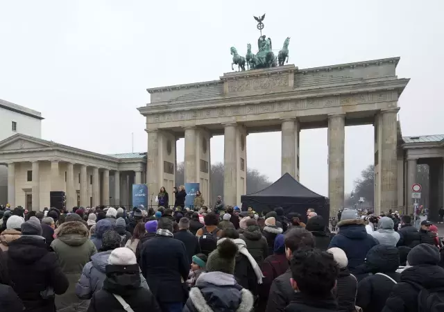 Türkiye ve Suriye'deki Depremlerde Hayatını Kaybedenler Berlin'de Anıldı