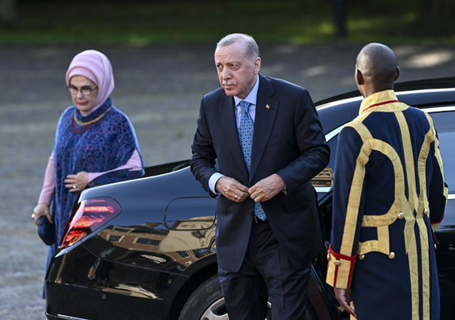Cumhurbaşkanı Erdoğan ve ABD Başkanı Trump, NATO Zirvesi'nde yan yana geldi