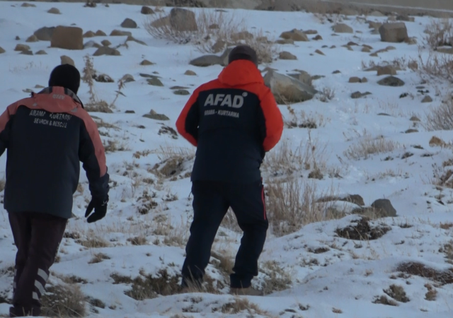 Hasandağı'nda mahsur kalan öğrenciler donma tehlikesi geçirdi, 50 kişilik ekip kurtardı