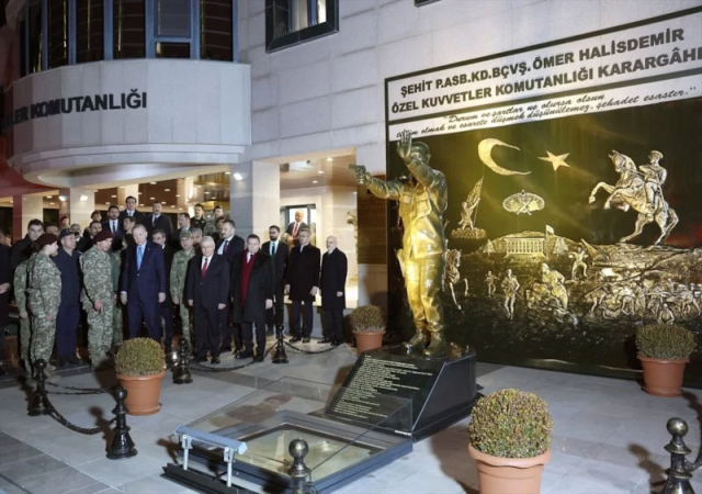 Ömer Halisdemir'in kızı 'bordo bereli' oldu