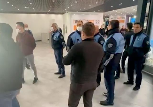 Bakırköy Belediyesi zabıtaları yerli - yabancı ziyaretçilerin önünde Nobel Expo Fuarı'nı bastı