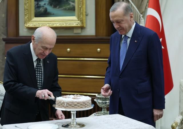 Bahçeli, doğum gününü kutlayan Cumhurbaşkanı Erdoğan'a teşekkür etti